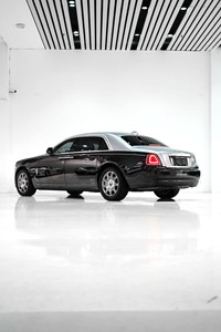 Rolls-Royce Ghost Usado, Sedán de Lujo Exclusivo con Distancia Entre Ejes Extendida, 2020-2022, <span class=keywords><strong>Limo</strong></span>, Volante a la Izquierda, Turbo, Neumáticos R19, Color Oscuro - Product Image 5