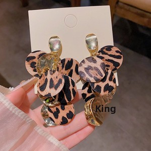 Pendientes Largos con Lentejuelas y Estampado de Leopardo, Estilo Europeo Americano, Chapados en Oro, para Mujer, Modelo A2657 Dorado - Product Image 4