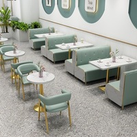 Tables et chaises de restaurant modernes et durables personnalisées, sièges en cuir, cadres en métal - Écologiques, faciles à nettoyer, pour café