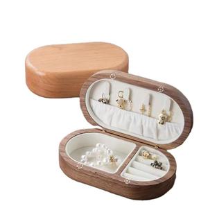 Estuche para Joyas de Madera Maciza de Nogal con Tapa Abatible y Forro de Felpa, Estilo de Lujo, Soporte para Venta al por Mayor - Product Image 3