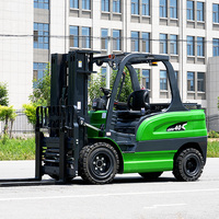 Chariot élévateur électrique de 4 tonnes, certifié CE, adapté aux entrepôts logistiques des centres de distribution.