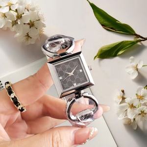 Relojes de pulsera nuevos para mujer al por mayor, reloj de lujo con patrón GG, esfera cuadrada, correa plateada, relojes de pulsera de moda. - Product Image 3