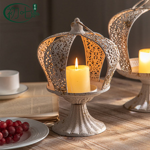 เชิงเทียนสไตล์ฝรั่งเศสแบบฉลุลาย รูปทรงมงกุฎ ทำจากโลหะเหล็ก สำหรับตกแต่งบ้าน ใช้เป็นโคมไฟสำหรับโต๊ะอาหาร - Product Image 2