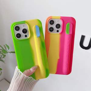 Cover per Cellulare Ispirata <span class=keywords><strong>a</strong></span> Marchi di Moda con Sfumatura Colorata Rossa e Verde per iPhone 12 13 14 15 16 17 Pro Max Plus 17 Air - Product Image 2