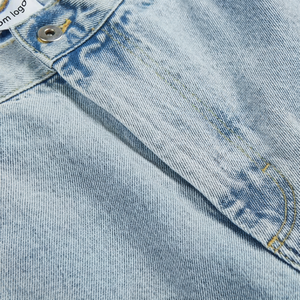 Short en jean pour hommes Fabricant OEM Pakistan Parfait pour l'été, la mode urbaine et le confort quotidien - Product Image 1