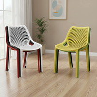 Chaises d'extérieur en polypropylène ajourées multicolores empilables pour patio et jardin, vente en gros