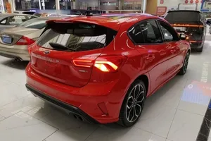 Guazi en stock <span class=keywords><strong>Ford</strong></span> <span class=keywords><strong>Focus</strong></span> <span class=keywords><strong>Active</strong></span> Essence 1.5 voiture d'occasion FWD 5 sièges - Product Image 3