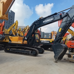 Excavadora Hyundai 225LC-9T de 22 Toneladas con Cucharón de Excavación de 0.8m de Capacidad, Equipo Pesado Usado, Motor y Caja de Cambios - Product Image 1