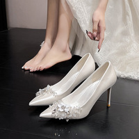 Escarpins de Mariée Femme Grande Taille 32-43 en Satin Ivoire à Bout Pointu, Talons Aiguilles, Ornés de Fleurs et Strass, à Enfiler