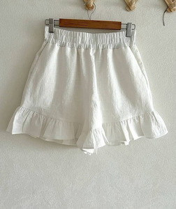 เสื้อคอวีแขนระบายพองๆ กางเกงขาสั้นทรงกว้าง ชุดเซ็ต 2 ชิ้น แฟชั่นสำหรับผู้หญิง - Product Image 6