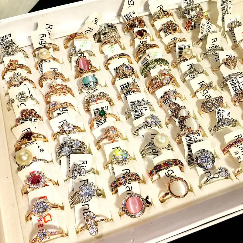 Anello di gioielli in stile alla moda all'ingrosso più economico anello da donna con perle di cristallo di strass da donna all'ingrosso