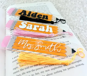 Marque-page acrylique crayon personnalisé Marque-page esthétique avec pompon Cadeau d'amant de livre - Product Image 3