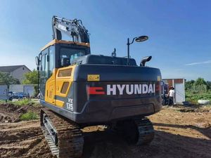 Excavatrice sur chenilles Hyundai HX135 de 13,5 tonnes, excellente performance, en vente à prix avantageux - Product Image 6
