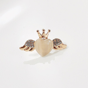 Spilla a Quadrifoglio Dorata, Gioiello di Moda, Accessorio da Donna, Regalo - Product Image 4