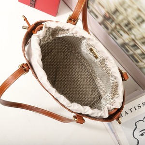 Bolso de Hombro y Bandolera de Diseño de Lujo, Marca Famosa, Elegante y Moderno para Mujer, Ideal para Compras - Product Image 5