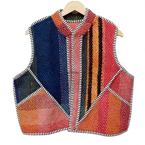Chaleco Acolchado de Algodón Kantha Tejido a Mano para Mujer, con Cuello Mandarín, Corto, Invernal, Ecológico y Transpirable - Product Image 1
