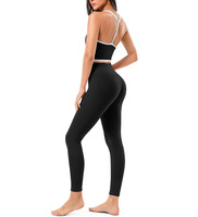 Ensemble de yoga pour femme avec débardeur court à dos croisé et bordure contrastante, et leggings taille haute à effet push-up fessier en V sans couture frontale avec coussinets amovibles