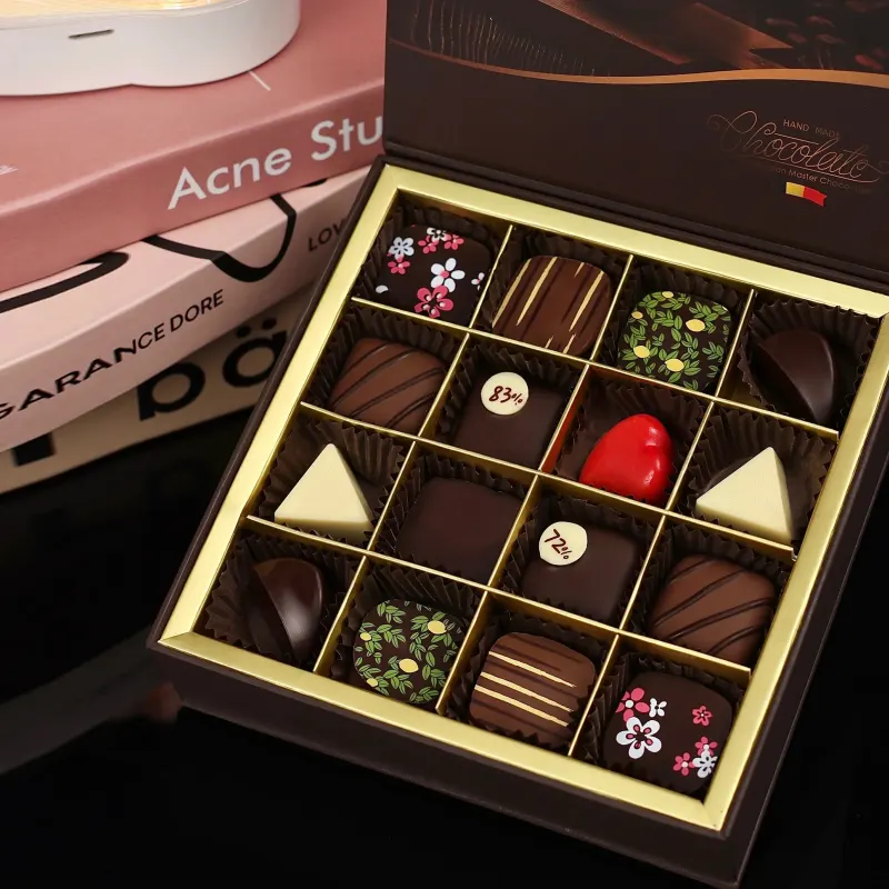 Venta al por mayor de diseño personalizado varias dimensiones caja de alimentos chocolate confitería cajas de papel para regalos del festival