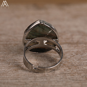 Flash <strong>Labradorite</strong> Silver <strong>Ring</strong> , Freeform Drop Shape Band , Fashion Gift - Product Image 5