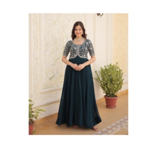 Alta calidad hecho por Zari-hilo y lentejuelas bordado vestido de novia para las mujeres disponibles a precio asequible - Product Image 1