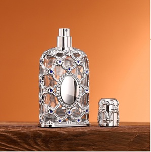 Placa <span class=keywords><strong>de</strong></span> Metal Personalizada con Nombre <span class=keywords><strong>de</strong></span> Perfume <span class=keywords><strong>de</strong></span> Lujo, Logotipo Metálico <span class=keywords><strong>de</strong></span> Alta Gama para Botellas <span class=keywords><strong>de</strong></span> Fragancia, Solución <span class=keywords><strong>de</strong></span> Empaque Cosmético Premium - Product Image 5