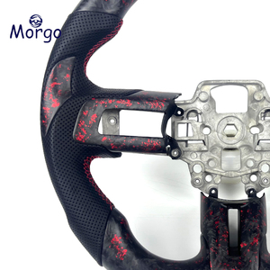 Volante Deportivo de Fibra de Carbono Perforada con Costuras Blancas para <span class=keywords><strong>Ford</strong></span> <span class=keywords><strong>Mustang</strong></span> - Product Image 3