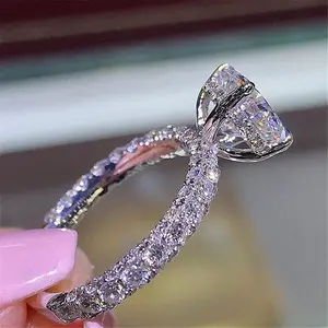 Grosir cincin wanita mawar emas ukuran 7-Cincin Putri Bulat Berlian Kilat, Perhiasan Cincin Pernikahan Berlian Pengantin Modis