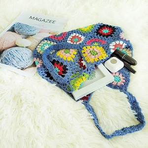 <span class=keywords><strong>Sac</strong></span> fourre-tout à bandoulière fait main au <span class=keywords><strong>crochet</strong></span> granny square, fourni par l'usine, idéal pour la plage estivale - Product Image 2