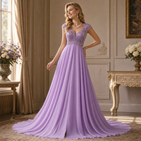 Robe de bal élégante et luxueuse en mousseline de soie lilas, à manches courtes, col en V, coupe trapèze, avec appliques florales en strass et traîne chapelle