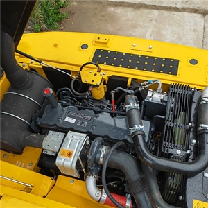 Excavadora Usada Komatsu PC200 Compacta Pero Potente, 20 Toneladas, Original Japonesa, Equipo Pesado que Ahorra Espacio - Product Image 2