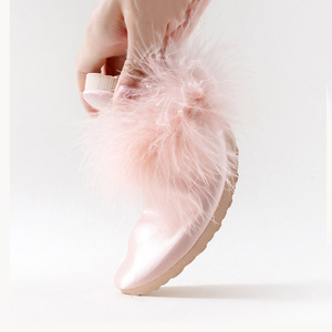 Pantoufles en satin avec plumes pour mariage, chaussons en soie personnalisables, adaptées au broderie et aux mariées - Product Image 4