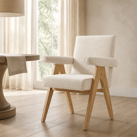 Fauteuil de salle à manger de luxe avec structure en chêne massif et assise rembourrée crème pour hôtel, restaurant, villa, projet de salle à manger