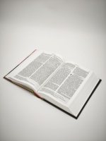 Biblia de las Buenas Nuevas con las Palabras de Cristo en Rojo, Tapa Dura Cosida, Papel Offset Estampado en Caliente, Impresión Digital