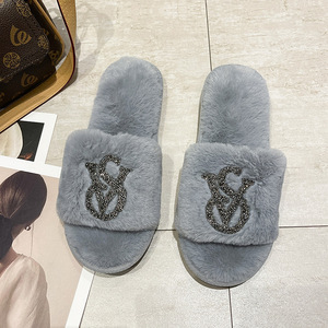 Fashion Flat Women's Fur Slippers Ladies Home Slippers Indoor Fluffy Designer Slippers Slides Shoes for Women - Product Image 5