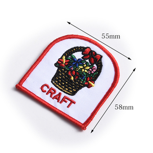 Tela Bordada Roja con Logotipo Personalizado al por Mayor de Fábrica Irregular - Product Image 2