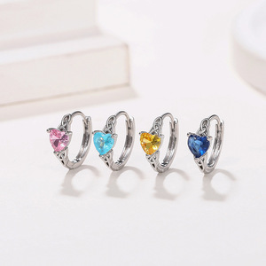 Pendientes de Corazón de Colores para Mujer, Estilo Dulce, Accesorios para las Orejas de Uso Diario - Product Image 5