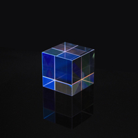 Vente en gros 20mm prisme de cube en verre cristal coloré pour la vente