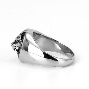 Anillo de Acero Inoxidable 316 con Sello de León Gótico para Hombre y Mujer, Banda Ancha con Texturas Contrastantes, Estilo Punk Oscuro y Elegante - Product Image 3