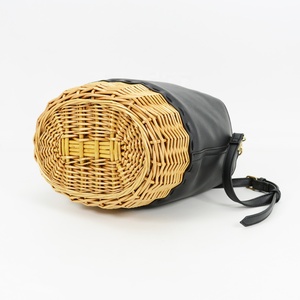<span class=keywords><strong>Sac</strong></span> fourre-tout en rotin en cuir noir - Product Image 5