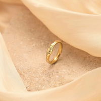 Bague personnalisée avec fleur de naissance, bague empilable délicate, bijoux floraux minimalistes, cadeau pour elle