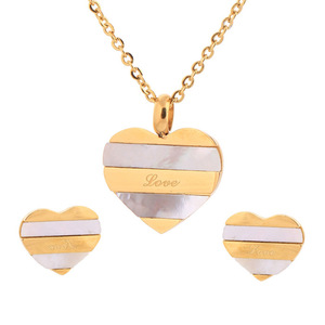 Ensemble collier et boucles d'oreilles en acier inoxydable en forme de cœur, couleur or, pour femme, ensemble de bijoux cadeau - Product Image 1