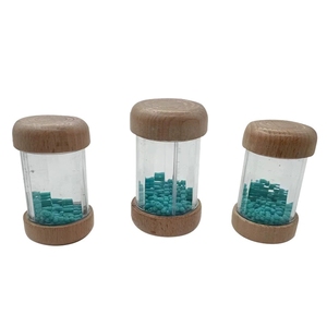 Bâton de pluie sonore artisanal en tube transparent avec embouts en bois massif et perles, pour la thérapie sonore, vente en gros - Product Image 1