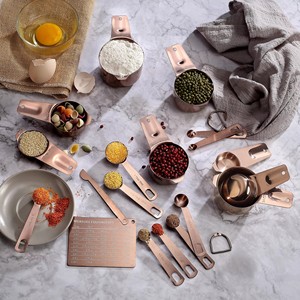 Juego <span class=keywords><strong>de</strong></span> 4 Tazas Medidoras <span class=keywords><strong>de</strong></span> Acero Inoxidable con Baño <span class=keywords><strong>de</strong></span> Oro Rosa y Cobre, con Mango <span class=keywords><strong>de</strong></span> Nogal, un Éxito <span class=keywords><strong>de</strong></span> Ventas para su Cocina. - Product Image 5