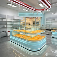 Vitrine de boulangerie sur mesure à ouverture frontale arquée avec éclairage LED, couleur et matériaux personnalisables pour les magasins de détail