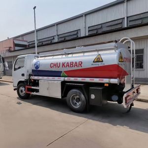 Camion-citerne à carburant CLW 4x2 5000 litres, citerne à carburant de 5 m³, mini-citerne de livraison de carburant - Product Image 6