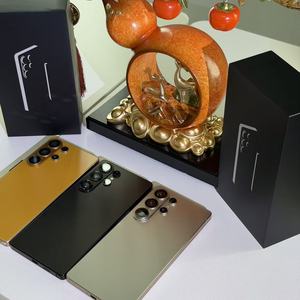 El S26 Ultra tiene un aspecto de alta gama y una mano de obra exquisita. Es un teléfono a prueba de polvo y agua con configuración de alta gama. - Product Image 2