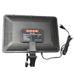 Lampe de photographie professionnelle 14 pouces RA80 2700-7000K avec télécommande, alimentation AC/DC, grand panneau lumineux pour studio, maquillage et <span class=keywords><strong>TikTok</strong></span> (vente en gros) - Product Image 4