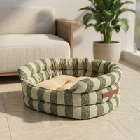 BSCI & OEKO-TEX Zertifiziertes Luxus-Streifenmuster Frenchie Designer Bouclé-Stoff Hundesofa Haustierbett mit PU-Griff