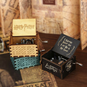 <span class=keywords><strong>Caja</strong></span> de Música de Madera Personalizada de <span class=keywords><strong>Harry</strong></span> <span class=keywords><strong>Potter</strong></span> con Manivela - Product Image 2