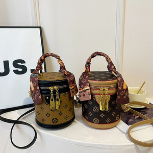 Nueva tendencia, venta al por mayor, bolso cilíndrico para mujer, estampado de moda, bolso de hombro de lujo para mujer con forma de cubo - Product Image 1
